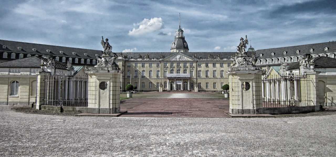 Innenarchitekt für Praxisplanung und Praxis Marketing Agentur in Karlsruhe und Umgebung